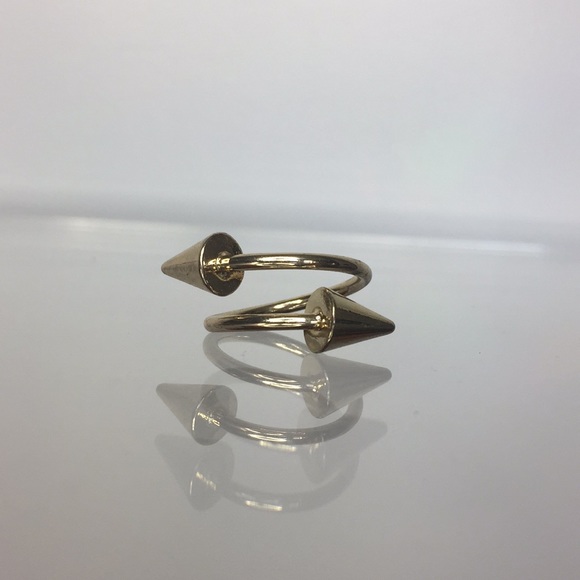 Jewelry - Trendy ring